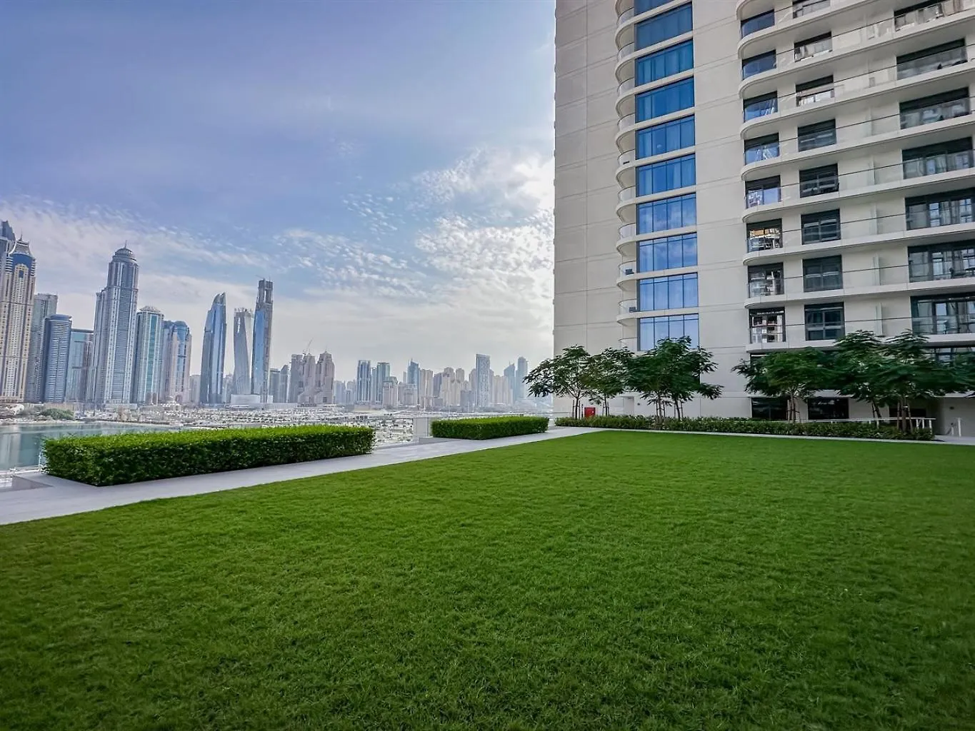 Trophy - Majestic Mingle Marina Suites Dubaj
