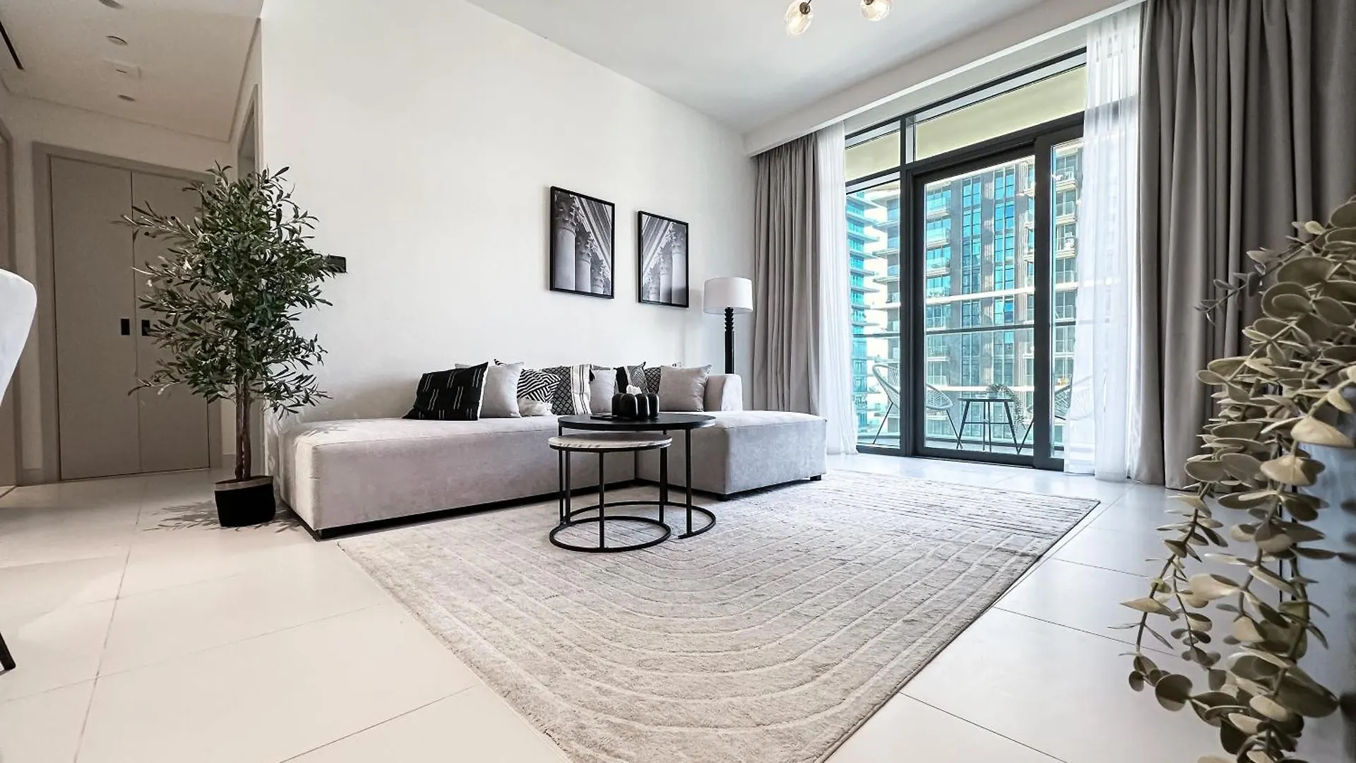 Trophy - Majestic Mingle Marina Suites Dubai Birleşik Arap Emirlikleri