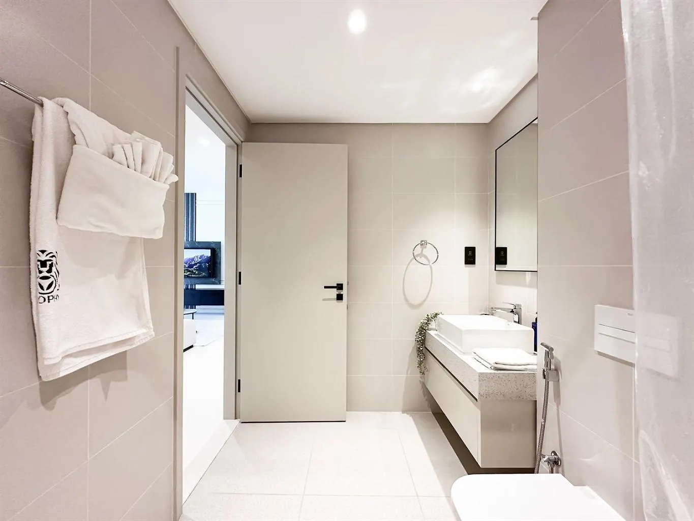 Trophy - Majestic Mingle Marina Suites Dubai Daire